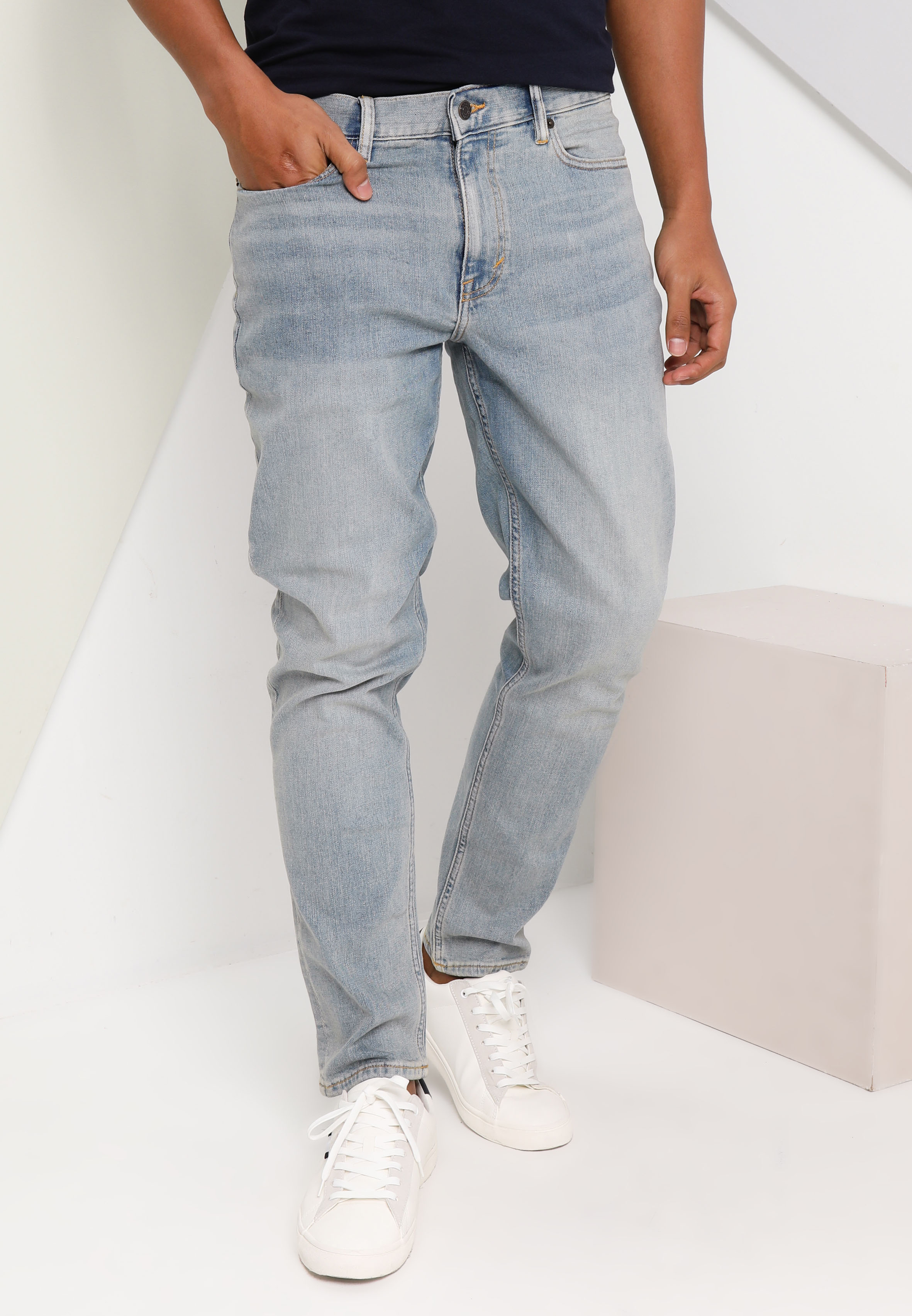 Buy Men's JEANS Online | ZALORA Singapore