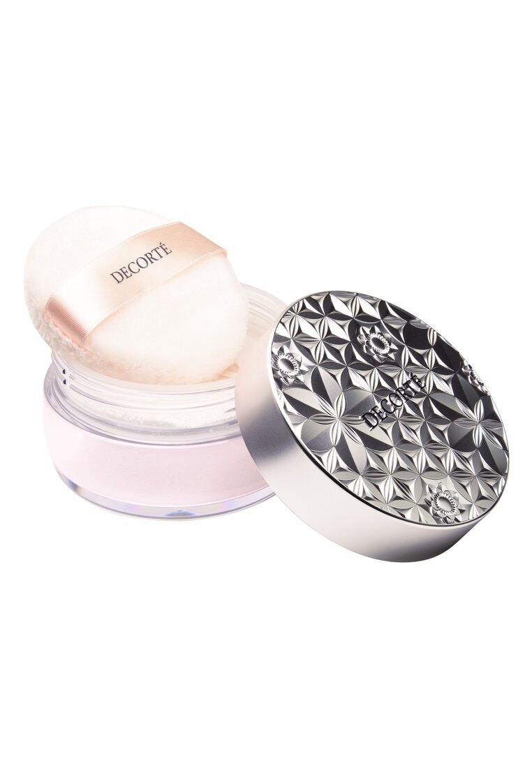 cosme-decorte-4923-7882904-1.jpg