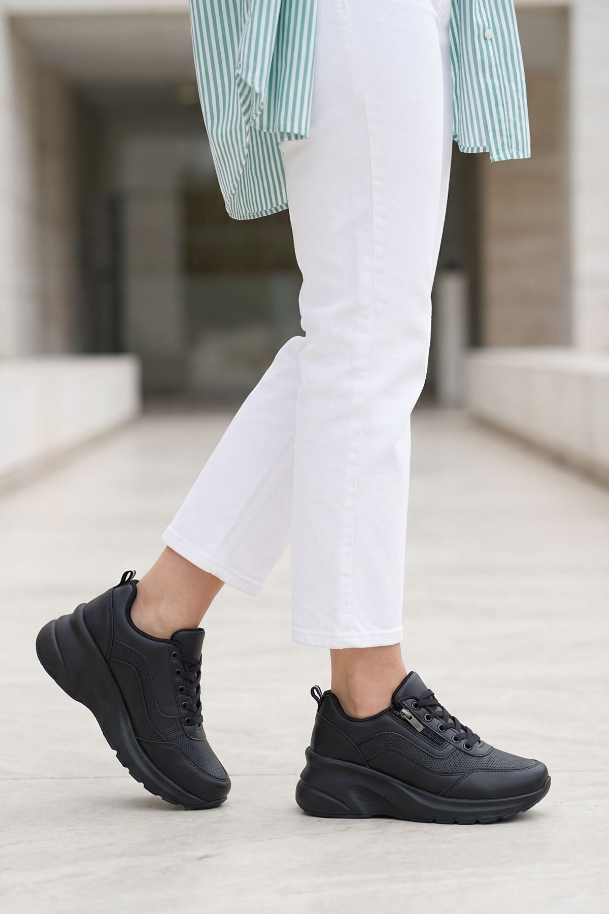 Soho Black-Black Women'S Sneaker 21356
