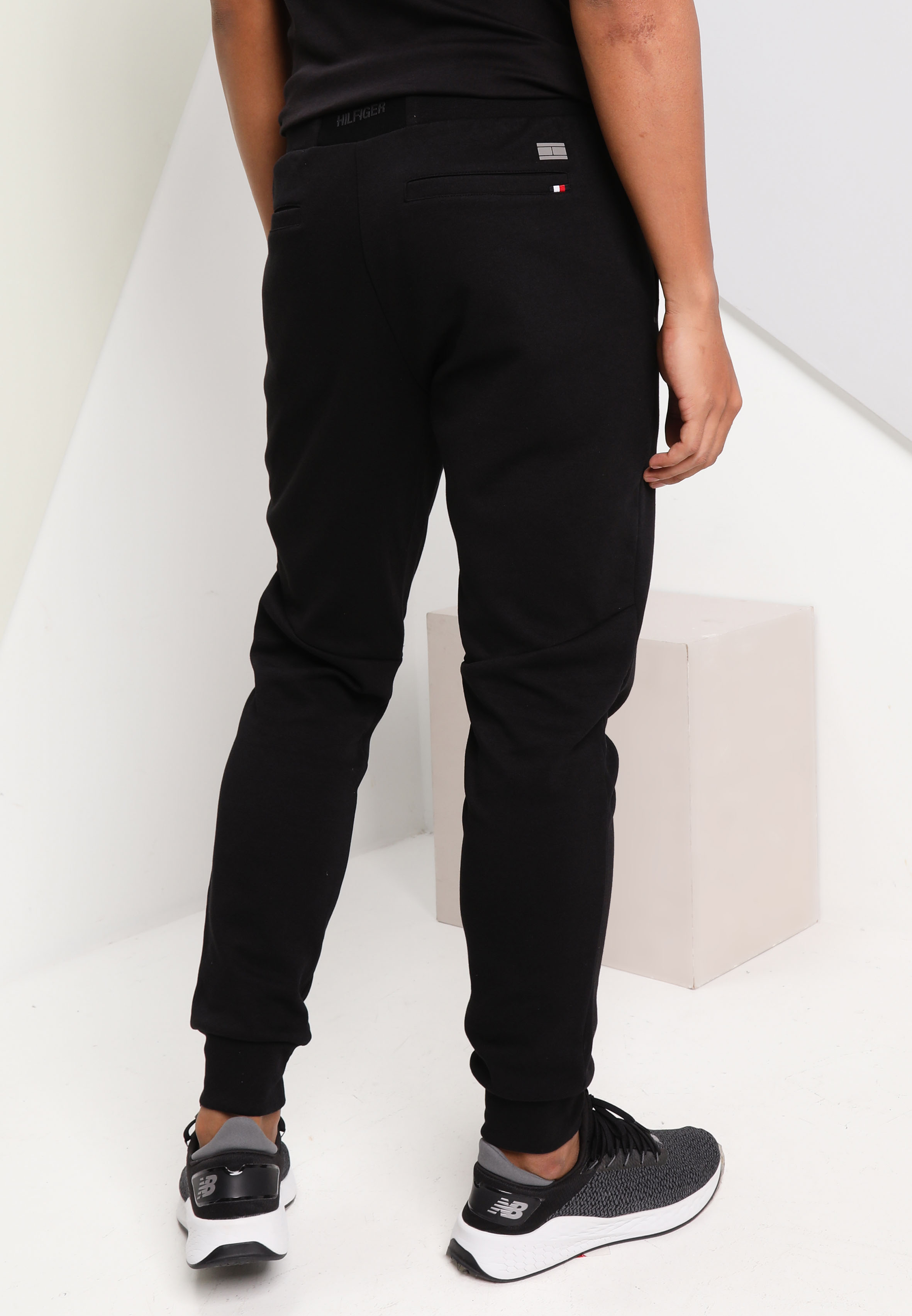 tommy hilfiger black joggers