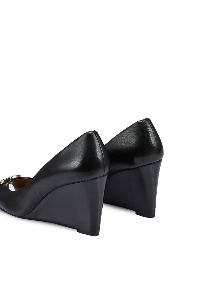 black wedge heels closed toe