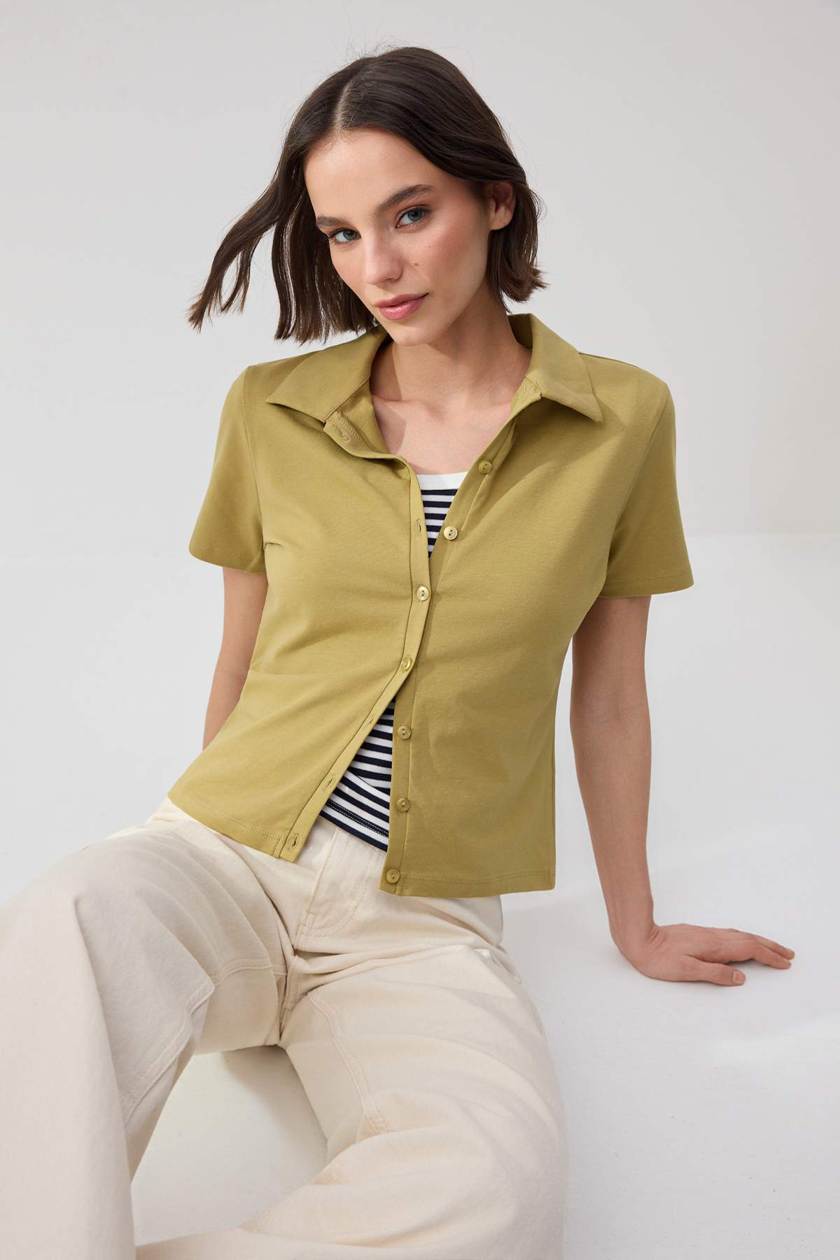 Trendyol Wardrobe Essentials-Light Khaki Fitted/Grapefruit Buttoned Crop Stretchy Knitted Blouse Two