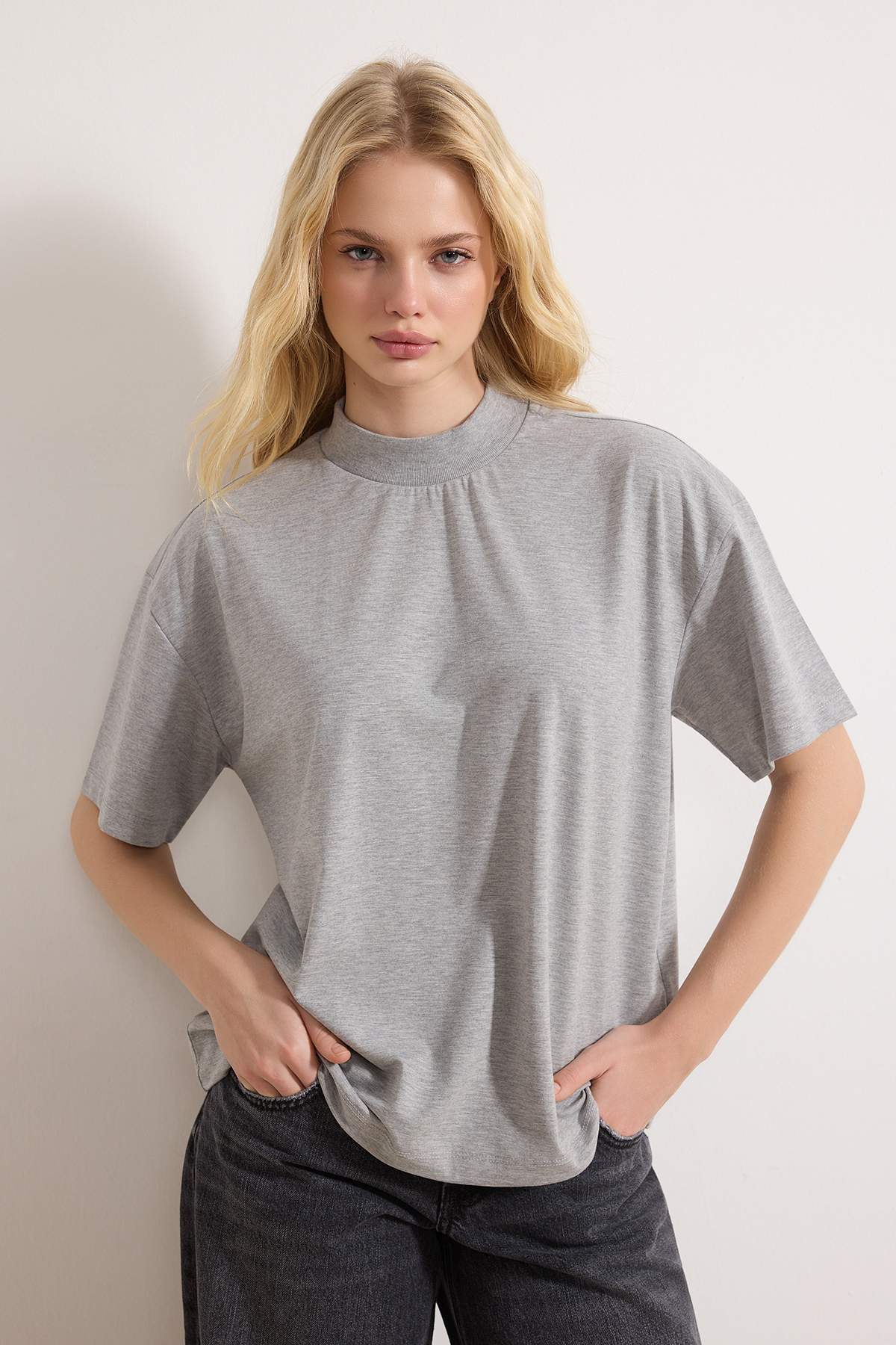 Trendyol Gray Melange 1% Thick Cotton Mock Neck Quarter Sleeve Knitted T-Shirt Twoss24Ts74